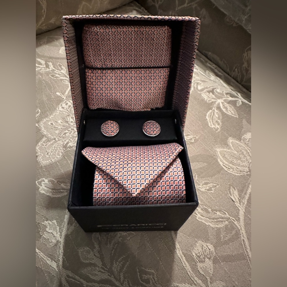 NIB - Feraricci - tie- hanky- and cufflinks